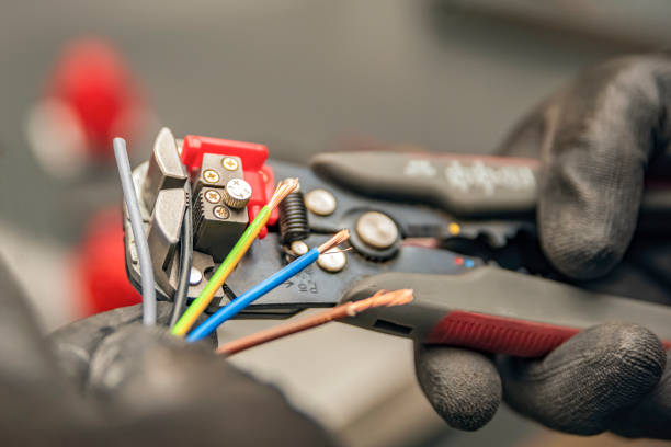 Best Affordable Electrician  in Escatawpa, MS